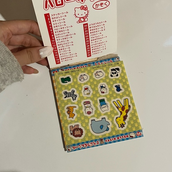 Hello Kitty Sticker Book - Picture 3 of 5